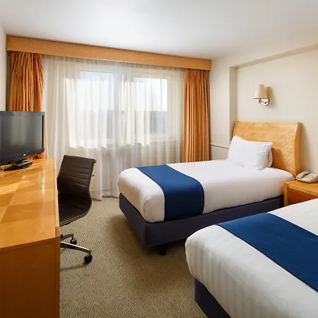 Holiday Inn Basildon By Ihg-2