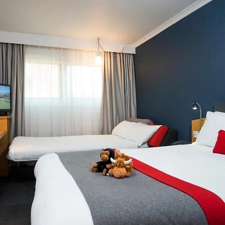 Holiday Inn Express Newport By Ihg-3