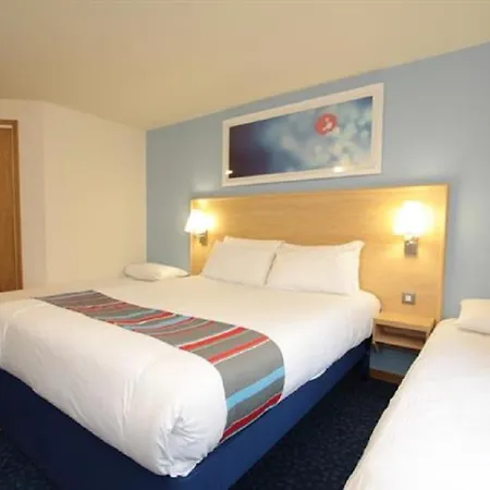 Travelodge Swansea Central-2
