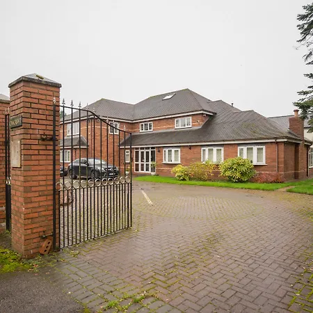 Oyo Oakcroft Guest House Manchester Airport-2