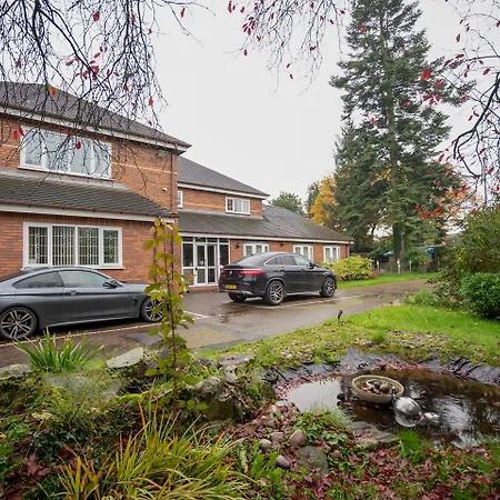 Oyo Oakcroft Guest House Manchester Airport-3