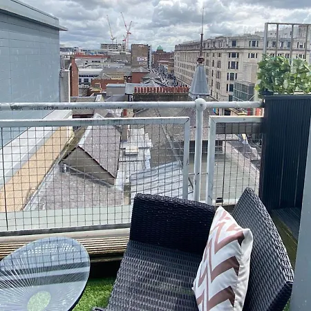 Glasgow Two Bedroom Penthouse-3