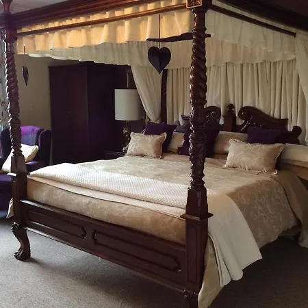 Glebe Country House Tarbet-3