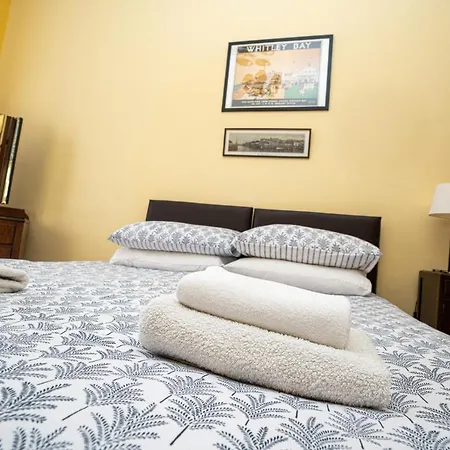 Longsands Lodge-3