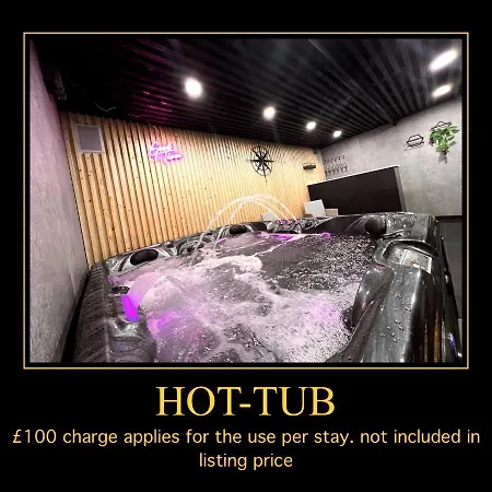 Penthouse Style Luxury 2 Bedroom House Has Hot-Tub, Extra Fees Apply-2