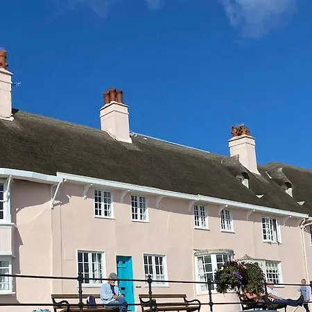 Benwick Cottage: Beachfront Thatched Retreat with Spectacular Sea Views-2