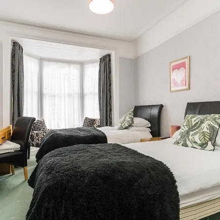 Rooms By Maes Y Mor Town Centre-3