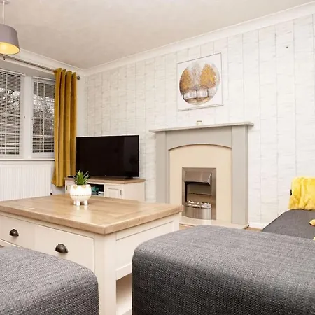 Wigmore Lodge - Free Parking & Airport & M1 & Contractor & Leisure-2