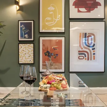 The Old Coach House: Luxurious Harrogate Retreat Near Town Centre-3