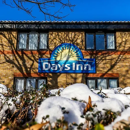 Days Inn London Stansted Airport-2