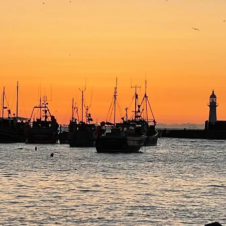 Inviting Traditional Fishermens Cottage In The Heart Of The Village, Close To The Harbour-2