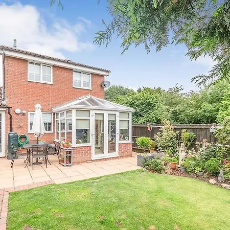 Wigmore Lodge - Free Parking & Airport & M1 & Contractor & Leisure-3