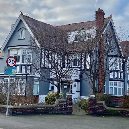 Buile Hill Holiday Flats-2