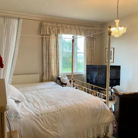 Golborne Manor Bed And Breakfast-3