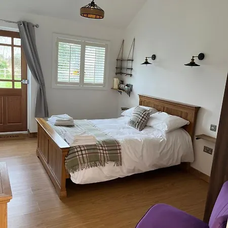 The Crown Lodges-2