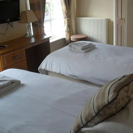 The Queen Hotel-2