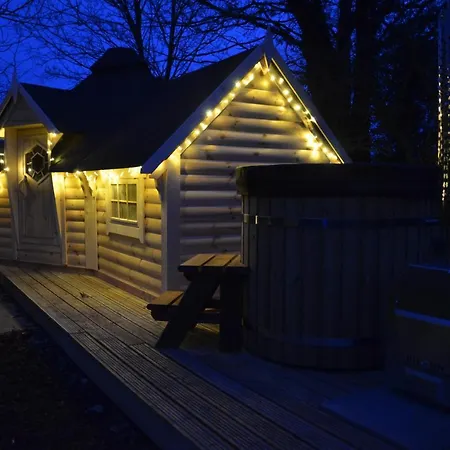 Stamford Meadows Glamping With Private Hot Tubs-2