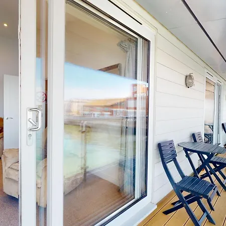 Crabbers' Wharf-2