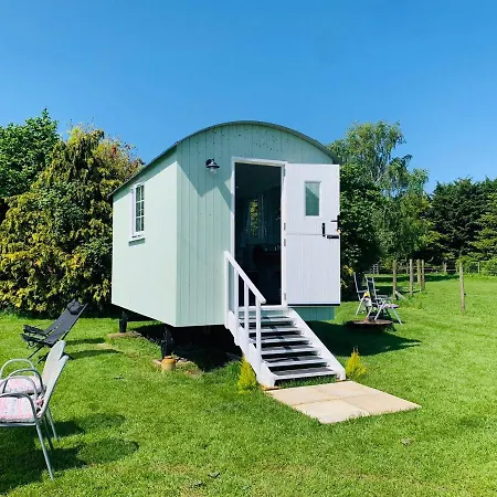Bells Meadow Shepherds Hut-3