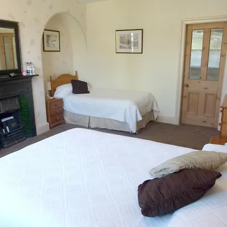 Lyndale Guest House-3