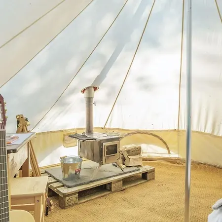 Marston Park - Luxury Lakeside Bell Tents-2