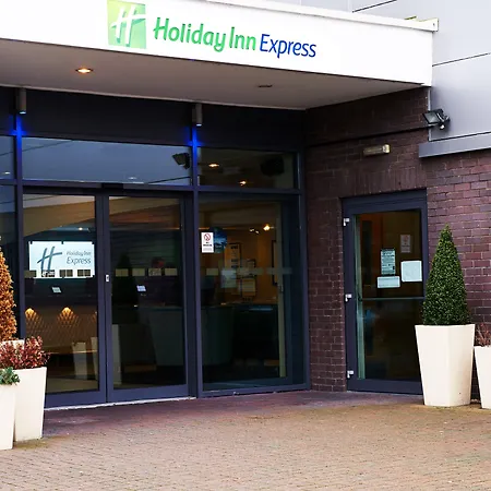 Holiday Inn Express Manchester Airport By Ihg-3