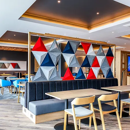 Holiday Inn Express Edinburgh City West By Ihg-3
