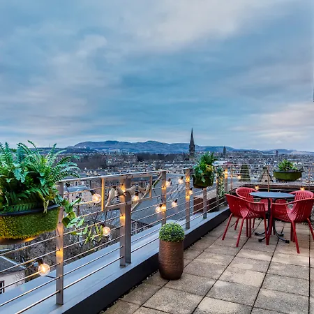 Novotel Edinburgh Centre-2
