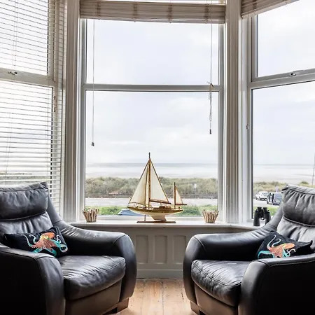 Beach Lookout - Sea Views-2