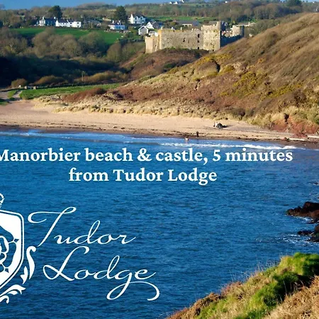 Tudor Lodge Bed & Breakfast-3