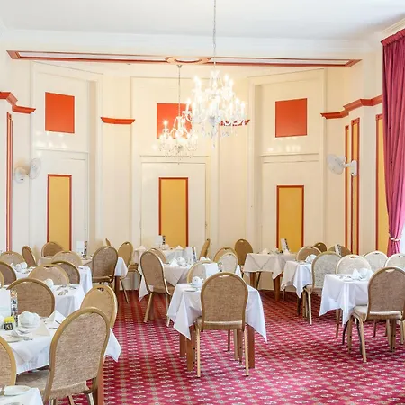 Queens Hotel-3