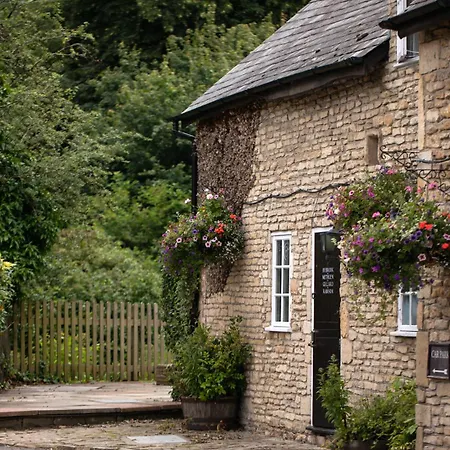 The White Hart Ford-3