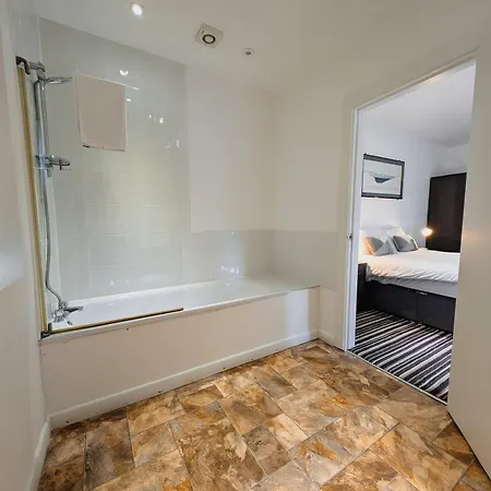 Bay & Harbour Holiday Apartments & Rooms Only-2