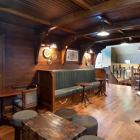 Cabot Court Hotel Wetherspoon-3