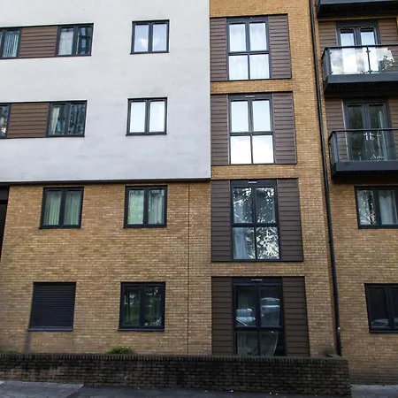 Cutlass Court Apartments By Comfort Zone-2