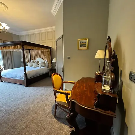 Tre-Ysgawen Hall & Spa-2