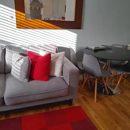 The Bath House Apartment - Free 1St Breakfast - Free Parking-3