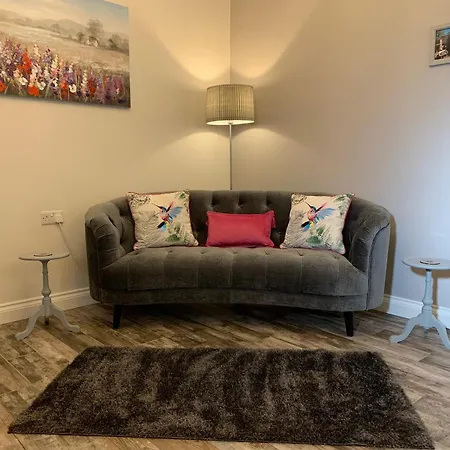 Millbrae Lodges-3