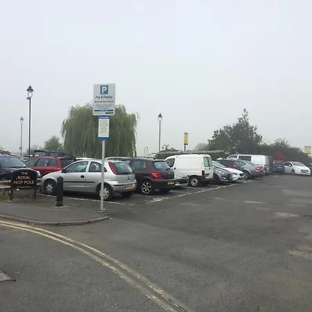 The Royal Hop Pole Wetherspoon-3