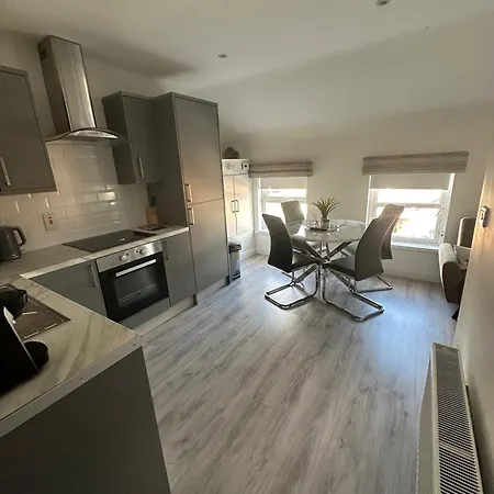 Westland Suites - Stylish, Modern, Elegant, Central Apartments-3