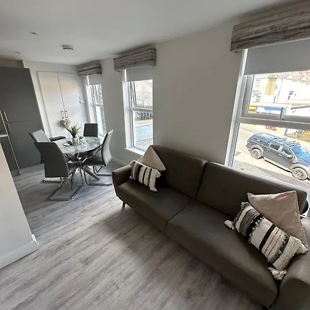 Westland Suites - Stylish, Modern, Elegant, Central Apartments-2