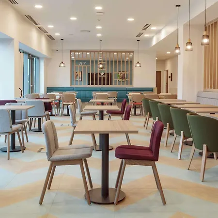 Hampton By Hilton Edinburgh Airport-3