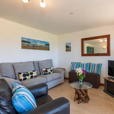 White Lodge Apartments-2