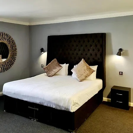 Barons Court Hotel Walsall-3