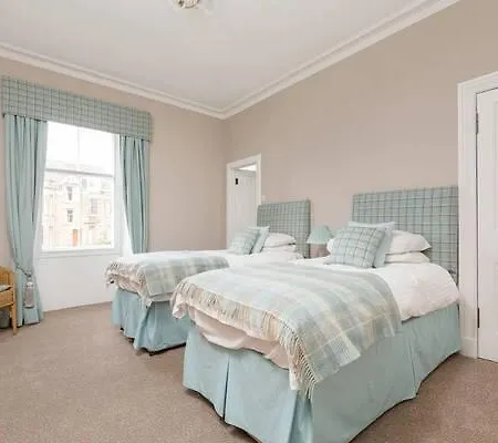 Golf Lodge Bed & Breakfast-2