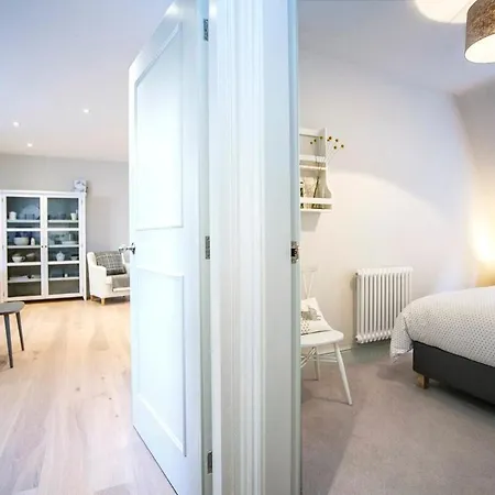 Stylish Wood Street Apartment - City Centre-2