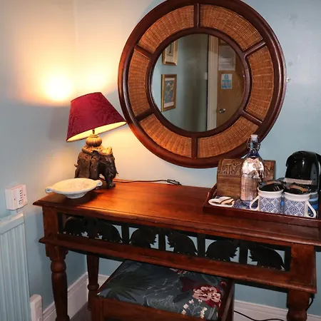 The Hillcroft - Boutique, Unique-3
