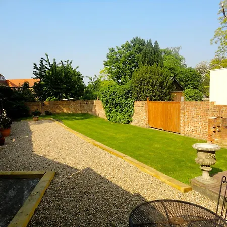 Warwick Lodge-3