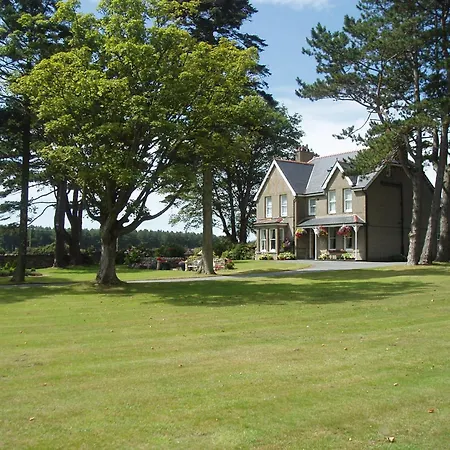 Gwrach Ynys Country Guest House-2