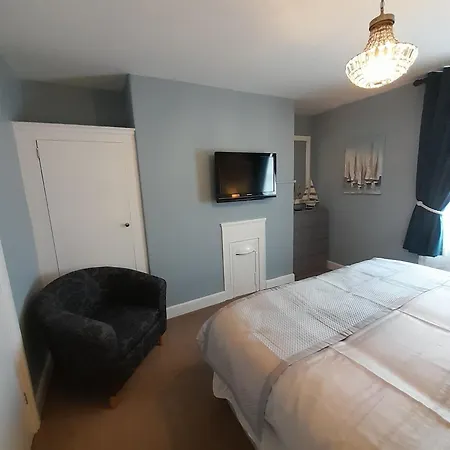 Greenlands Guest House-3